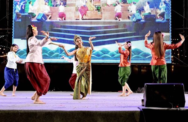 Thai dance 2