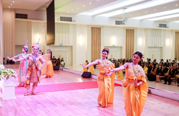 Thai dance3